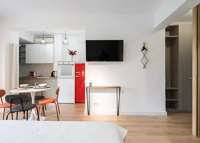 Cinema Union Apartment